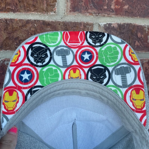 Kid’s Gray Marvel The Avengers Snap Back Cap - Picture 4 of 10